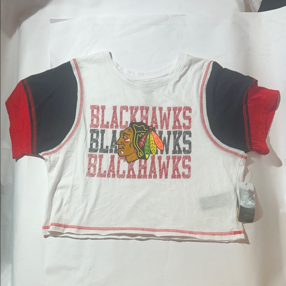 NHL Chicago Blackhawks Women’s White Cropped Tee with Black & Red Sleeves